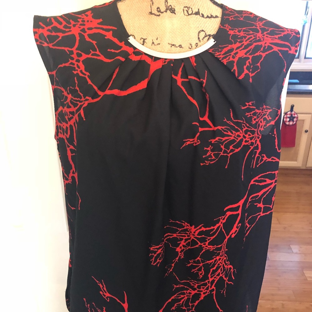 Stunning black & red w/gold detail sleeveless top